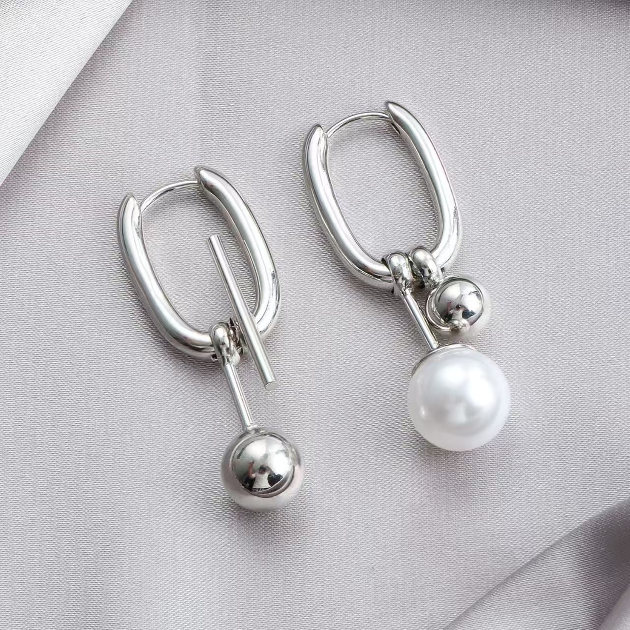 Niche-design Earrings That Are Versatile And Easy To Pair With Any Outfit