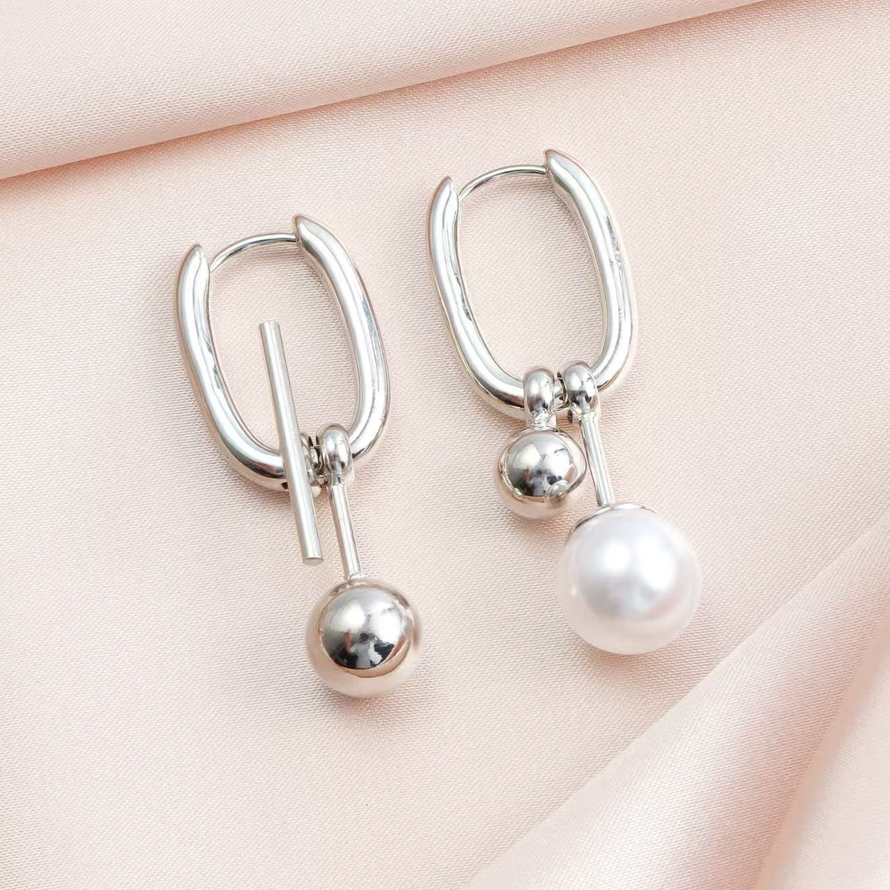 Niche-design Earrings That Are Versatile And Easy To Pair With Any Outfit