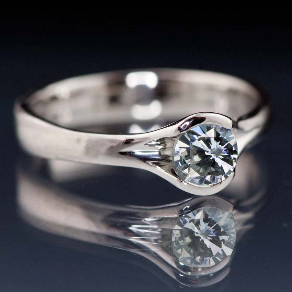 Fashionable Zircon Womens Ring With Diamonds