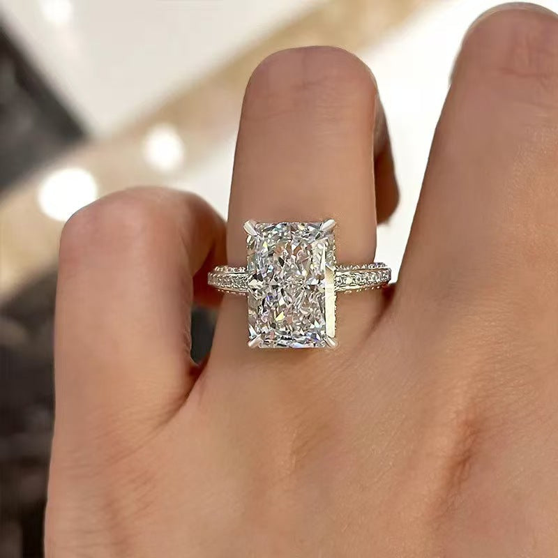 Ring Inlaid With An Extra-large Zircon