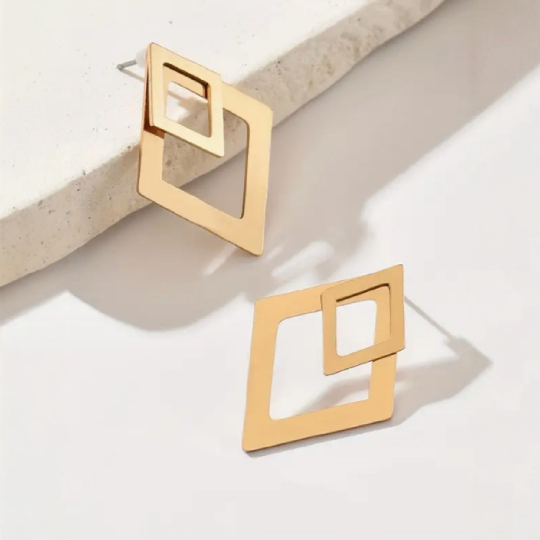 European And American Style Simple Diamond-Shaped Earrings For Women