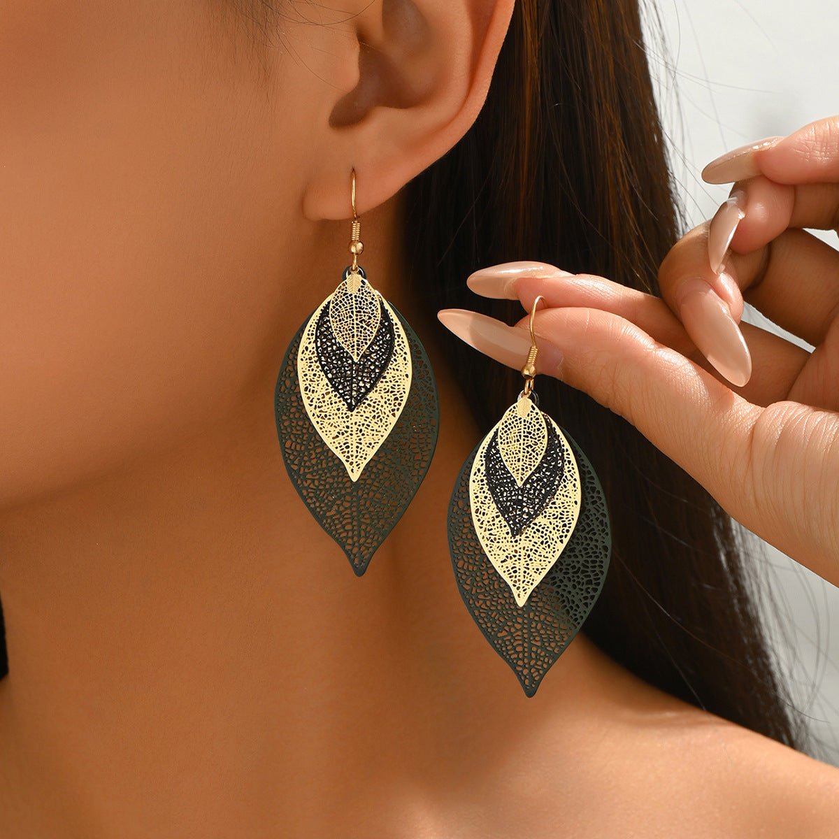 Cross-border TEMU Bestseller Retro Hollow-Out Leaf Ear Hooks