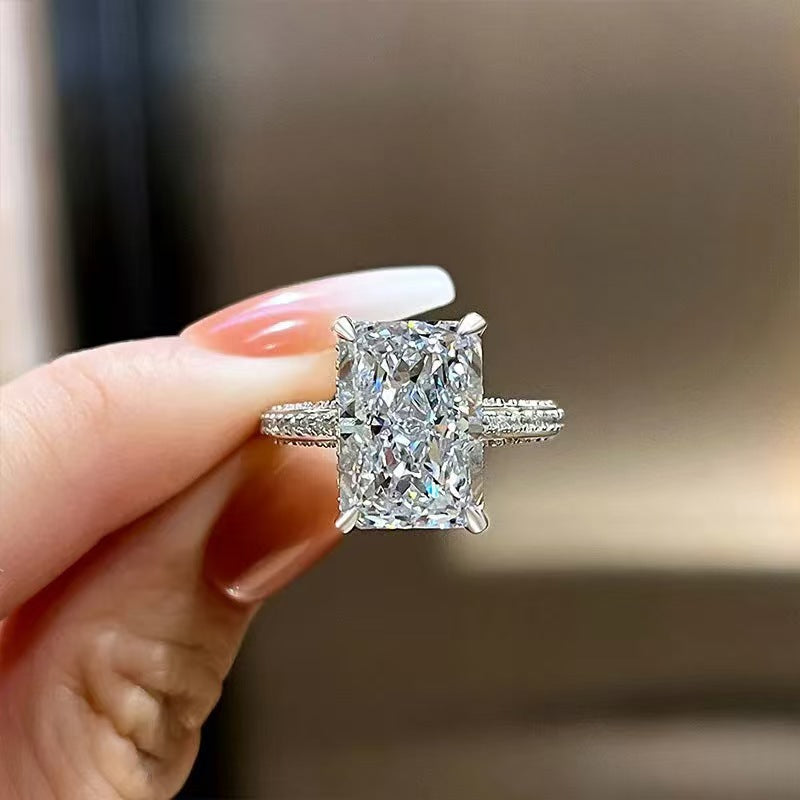 Ring Inlaid With An Extra-large Zircon
