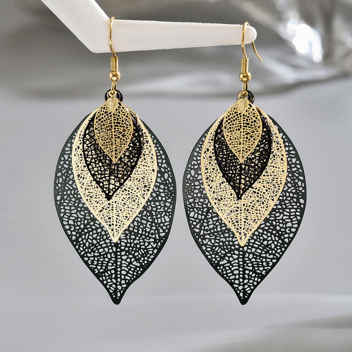 Cross-border TEMU Bestseller Retro Hollow-Out Leaf Ear Hooks