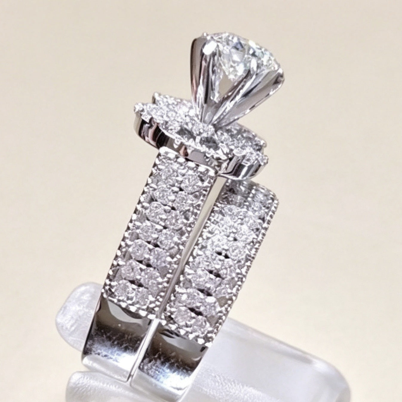 Fashionable Light Luxury Fully Diamond-Encrusted Platinum-Plated Womens Ring