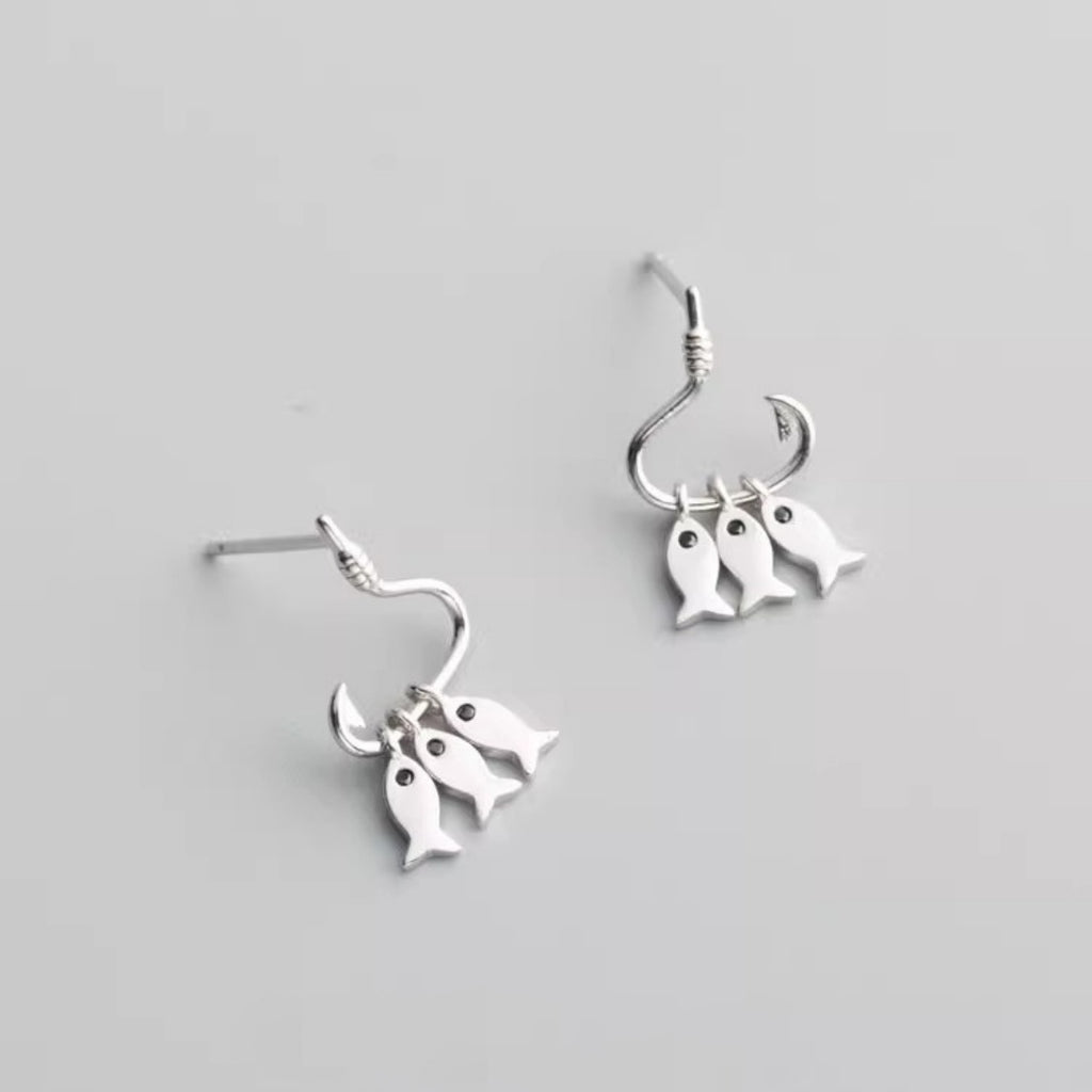 Minimalist Fish Earring For Women High-end Versatile And Willing To Take The Bait